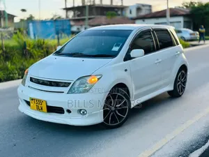 Toyota IST 2003 White