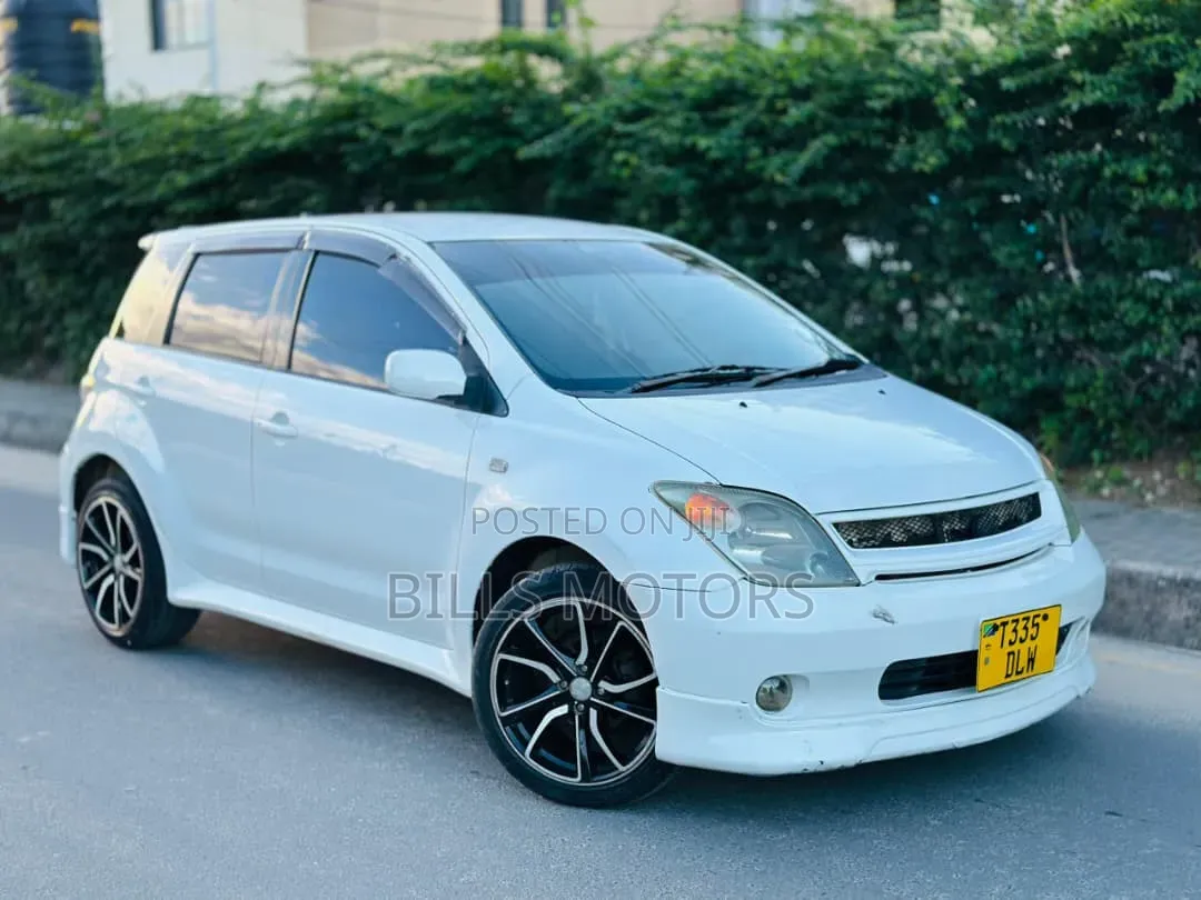 Toyota IST 2003 White
