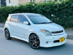 Toyota IST 2003 White