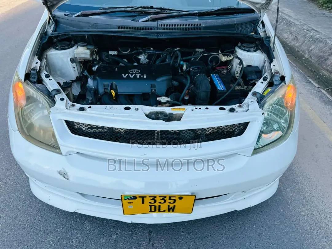 Toyota IST 2003 White