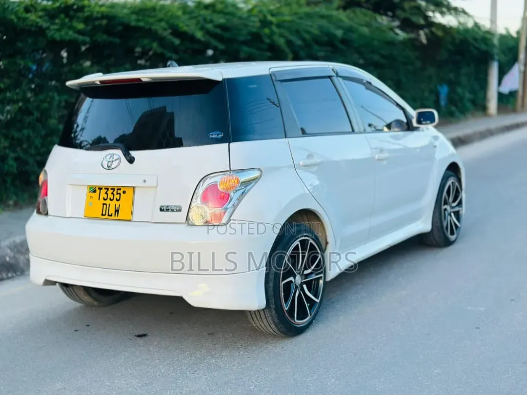 Toyota IST 2003 White