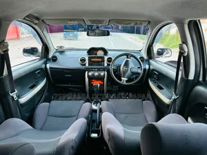 Toyota IST 2004 Gold