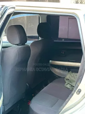 Toyota IST 2004 Gold