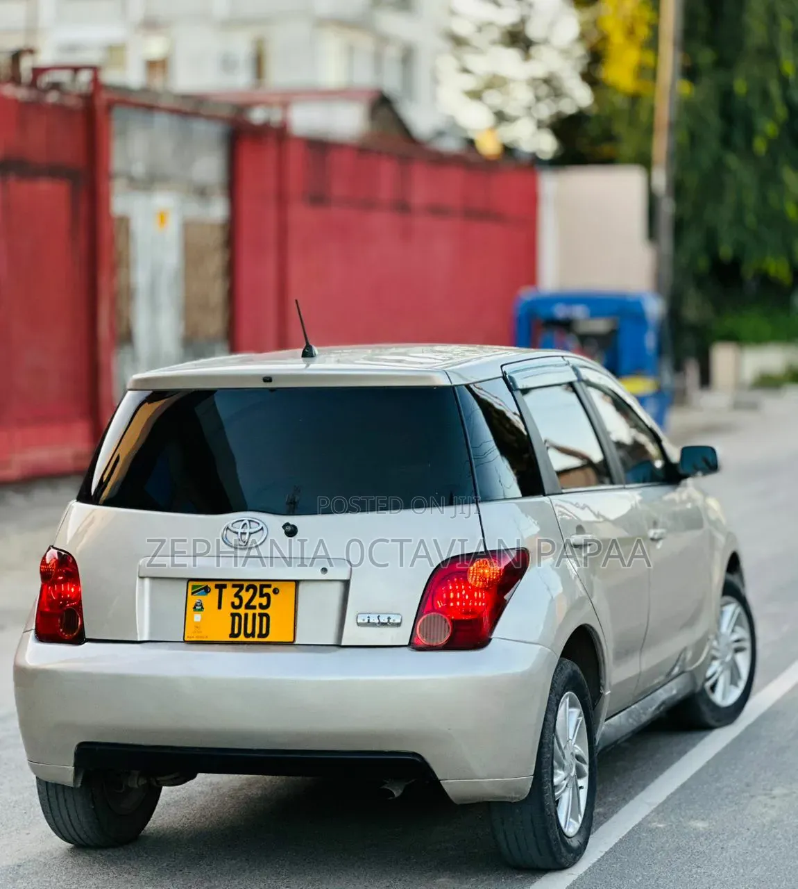 Toyota IST 2004 Gold