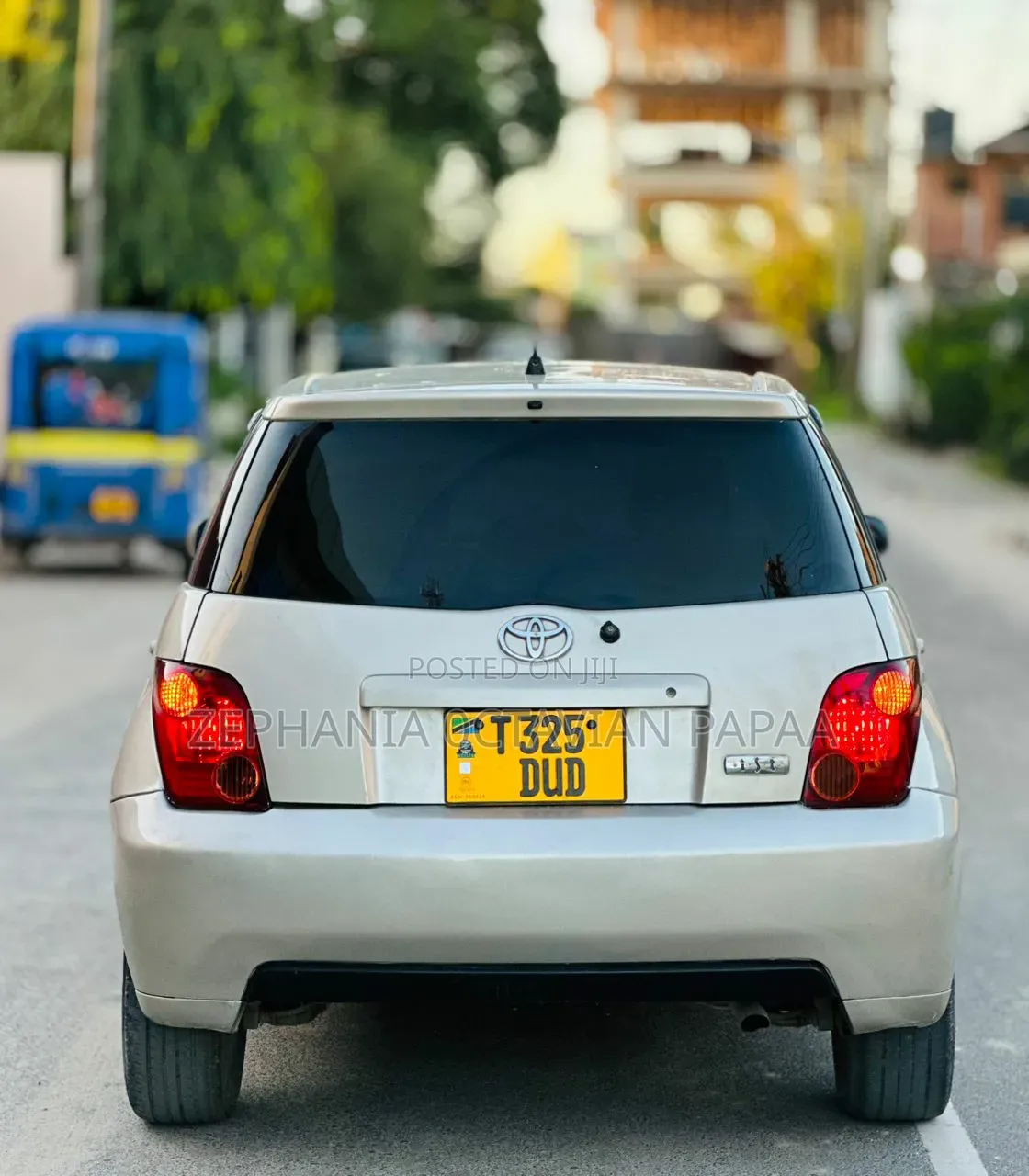 Toyota IST 2004 Gold