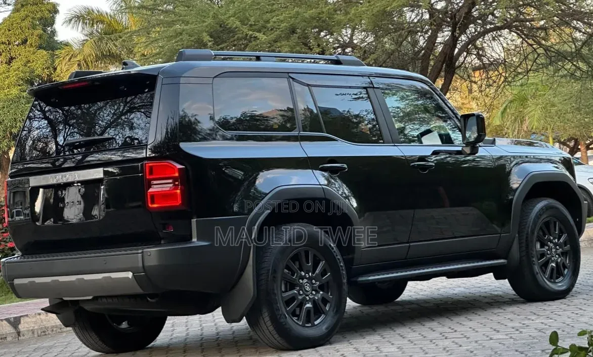 Toyota Land Cruiser Prado 2024 Black