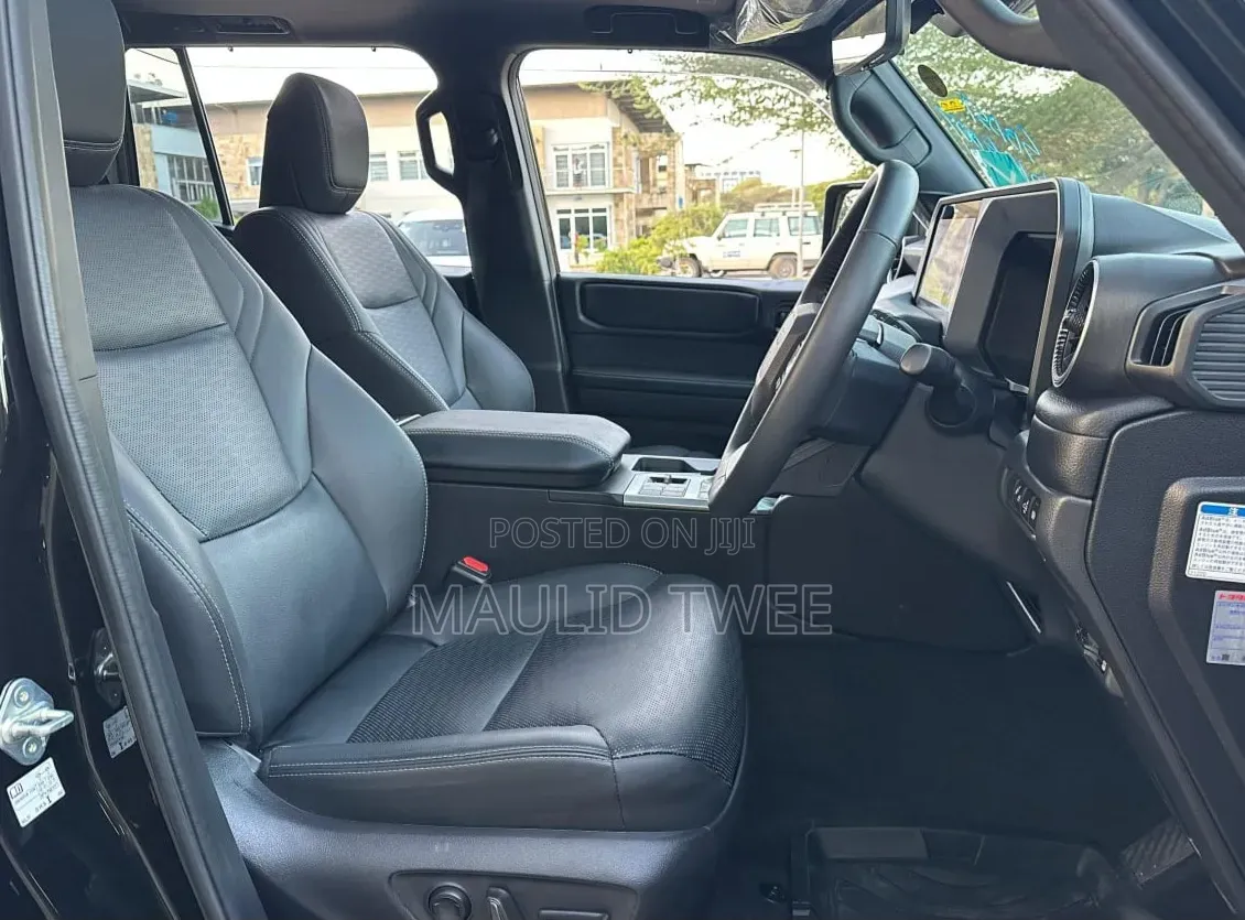 Toyota Land Cruiser Prado 2024 Black