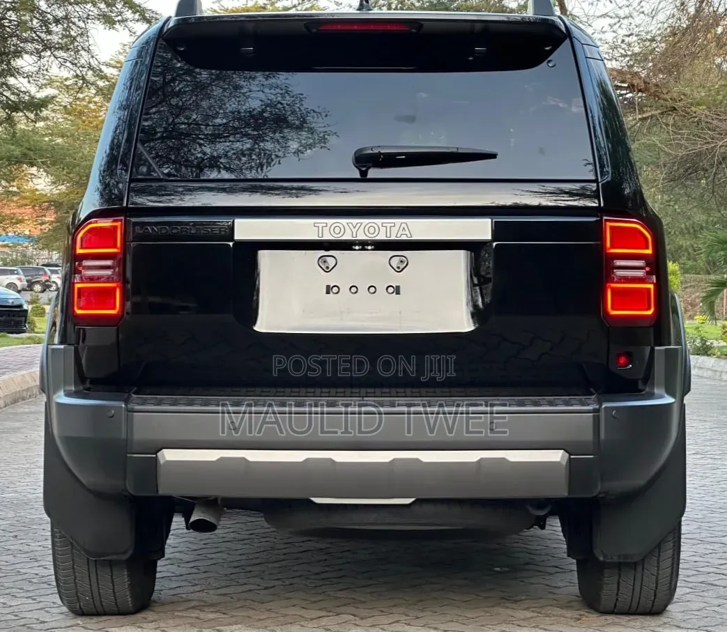 Toyota Land Cruiser Prado 2024 Black