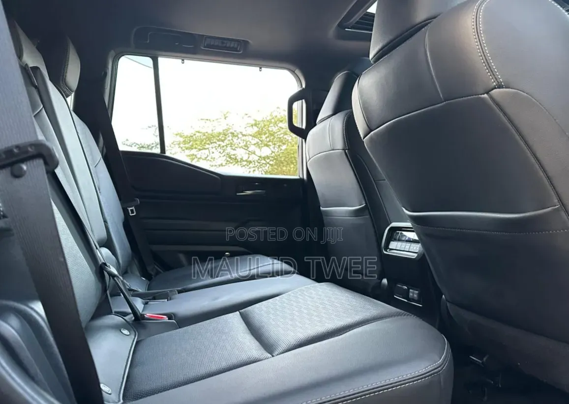 Toyota Land Cruiser Prado 2024 Black
