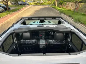 Jeep Wrangler 2024 Silver