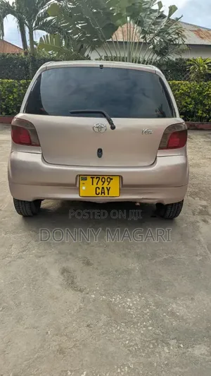 Toyota Vitz 2003 Pink