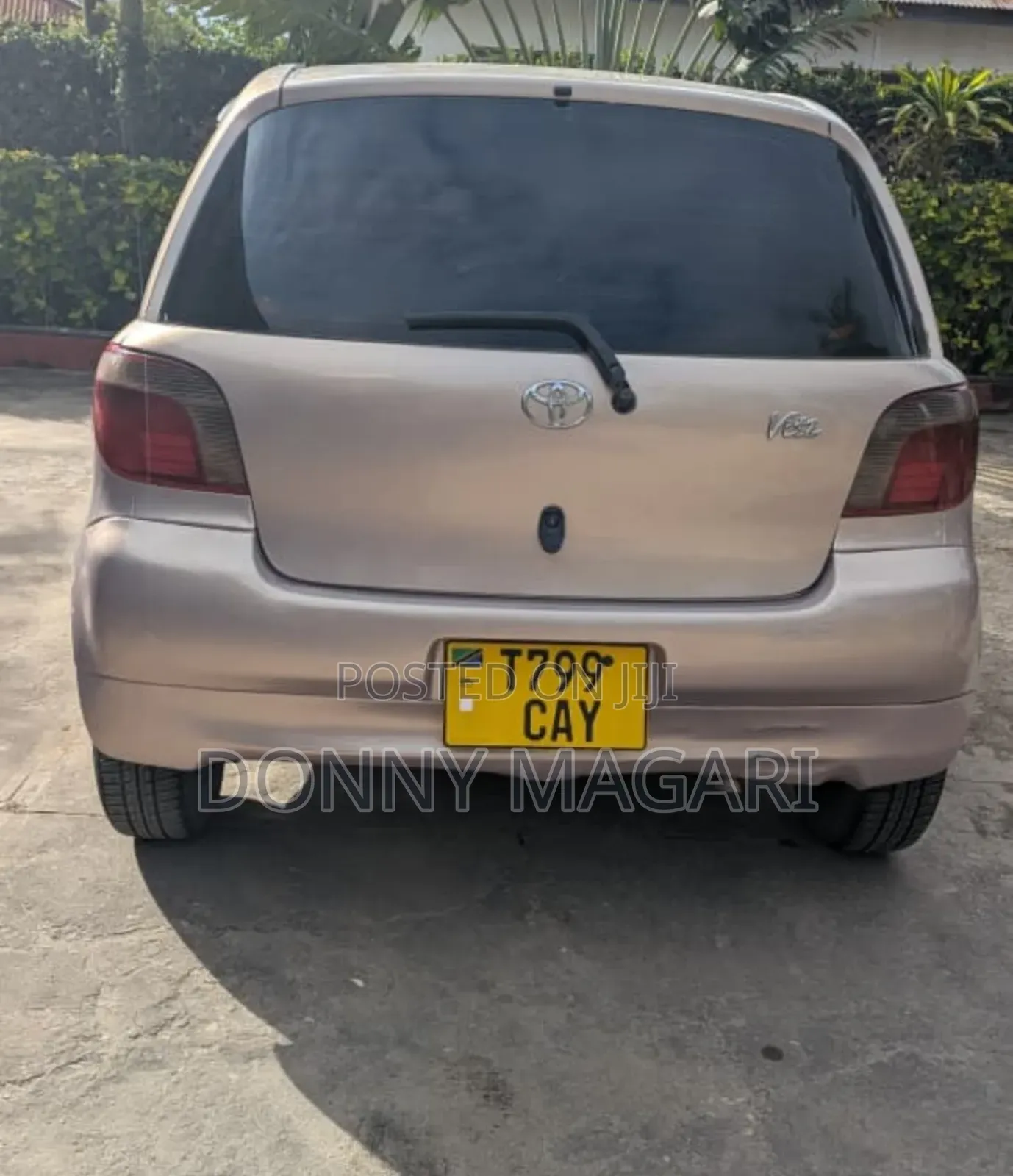 Toyota Vitz 2003 Pink
