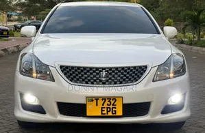 Toyota Crown 2009 White