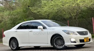 Toyota Crown 2009 White