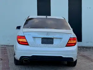 Mercedes-Benz C180 2013 White