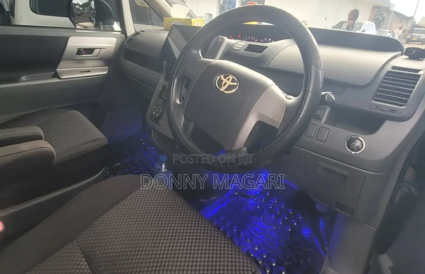Toyota Noah 2010 Black