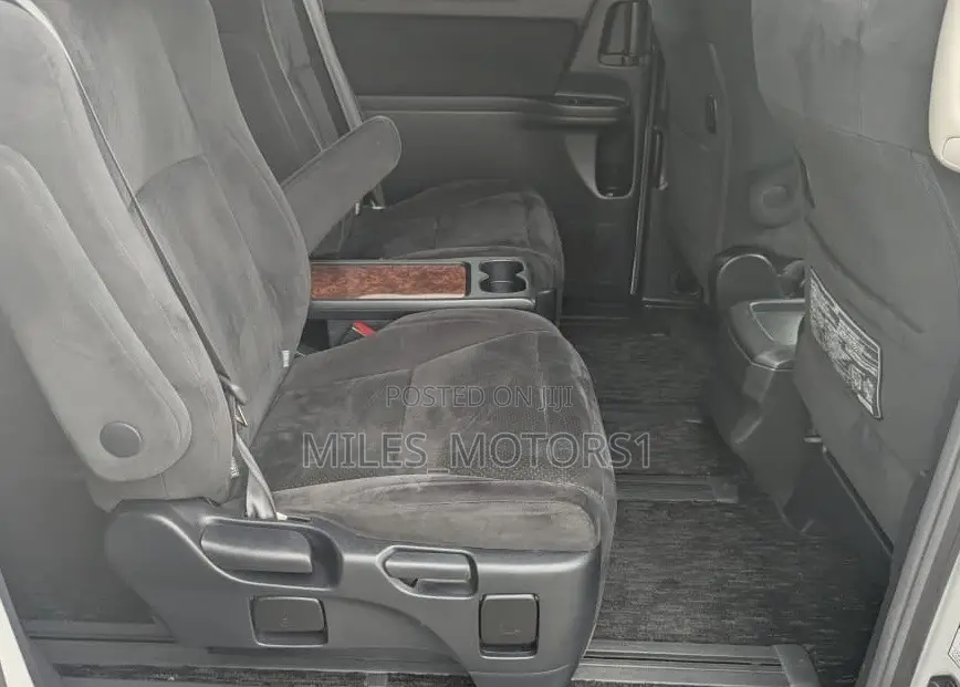 Toyota Vellfire 2009 White