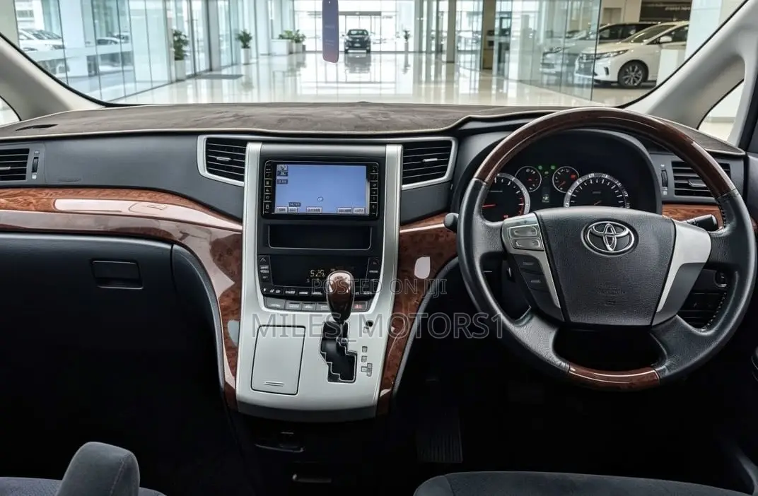 Toyota Vellfire 2009 White