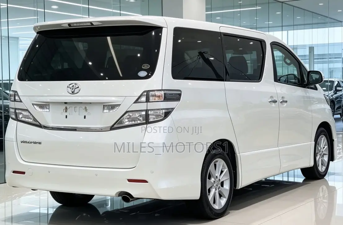 Toyota Vellfire 2009 White