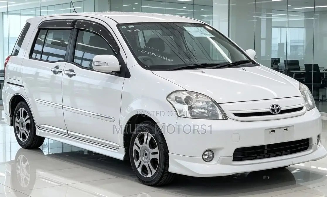 Toyota Raum 2004 White