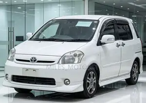 Toyota Raum 2004 White