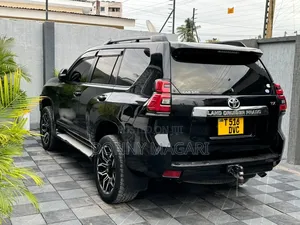 Toyota Land Cruiser Prado 2020 Black