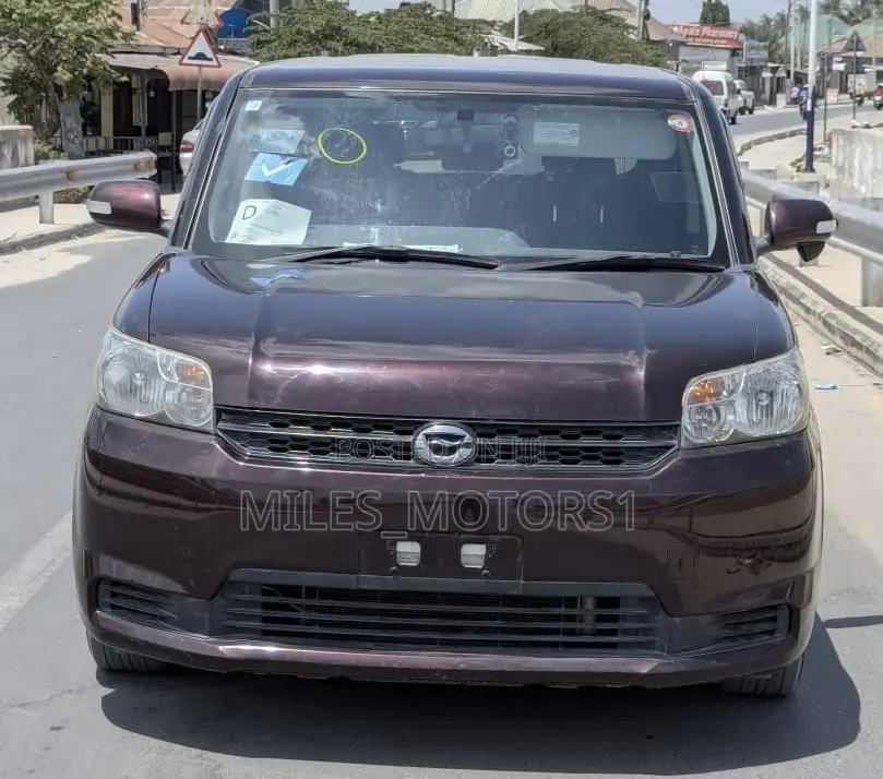 Toyota Corolla Rumion 2010 Burgundy