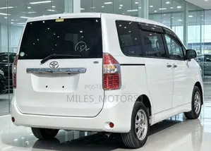 Toyota Noah 2009 White