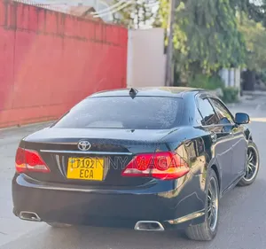 Toyota Crown 2009 Black