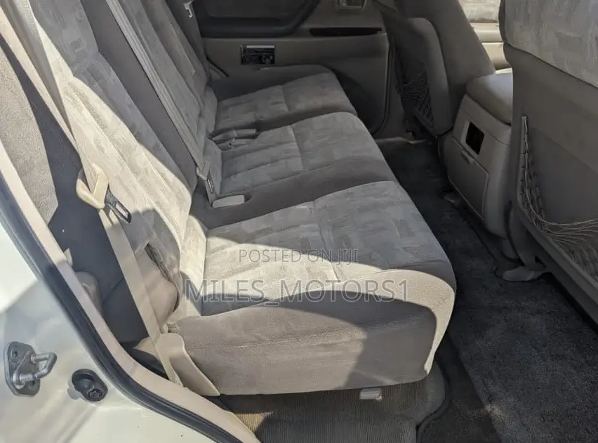 Toyota Land Cruiser 2007 White