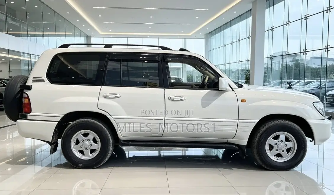 Toyota Land Cruiser 2007 White