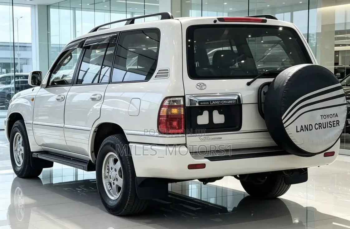 Toyota Land Cruiser 2007 White