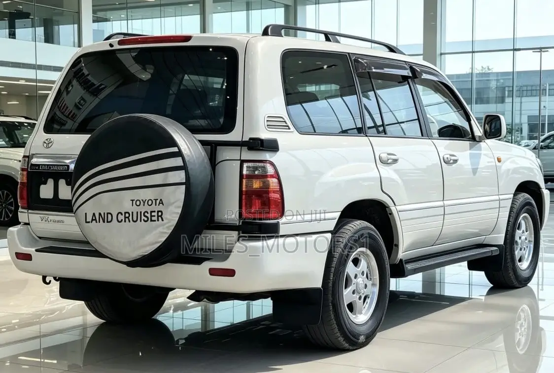 Toyota Land Cruiser 2007 White