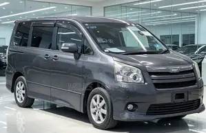 Toyota Noah 2009 Gray