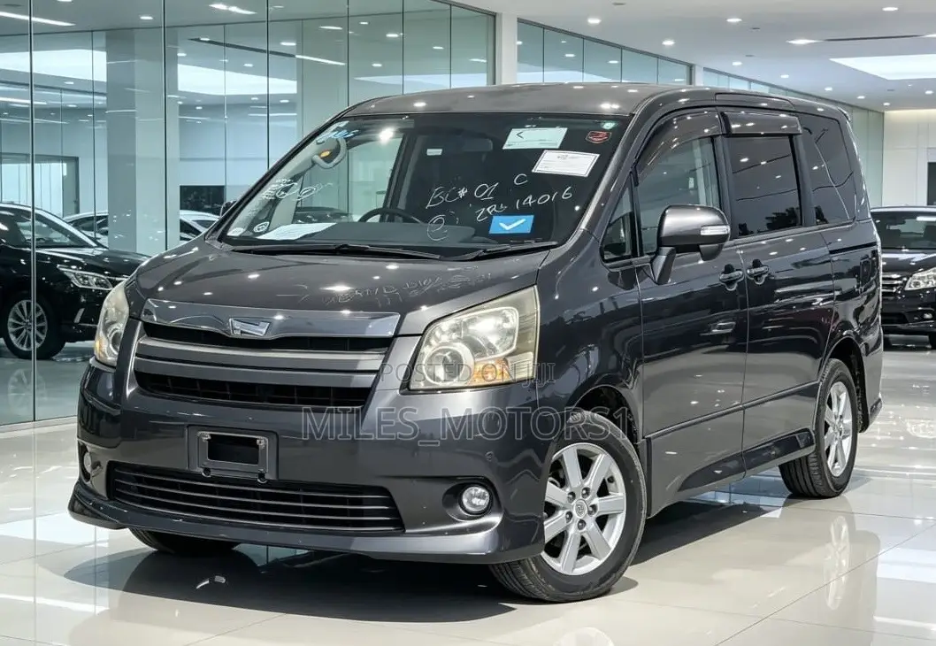 Toyota Noah 2009 Gray