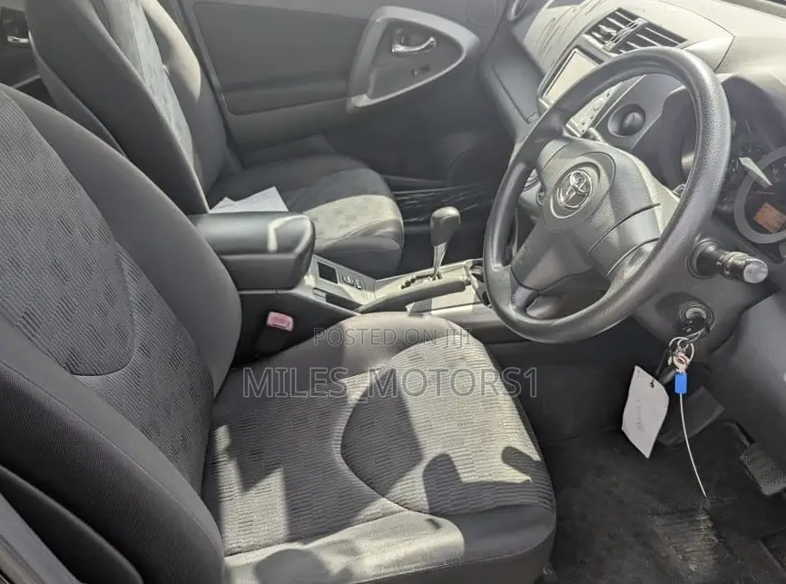 Toyota RAV4 2010 Black