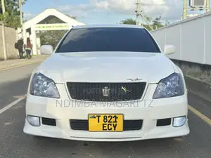 Toyota Crown Royale 2005 White