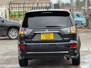 Mitsubishi Outlander 2011 Black