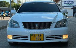 Toyota Crown 2006 White