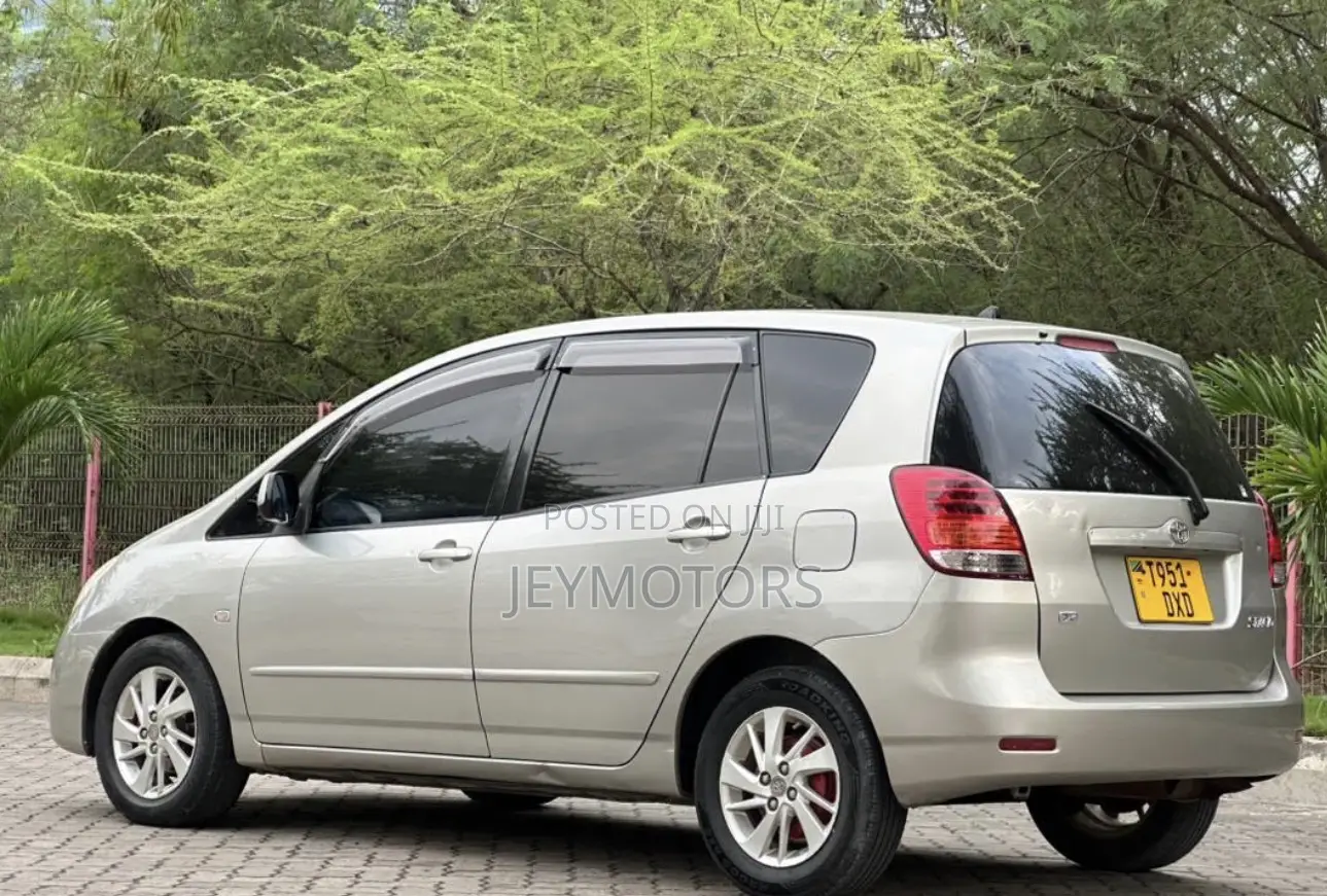 Toyota Corolla Spacio 2004 Silver