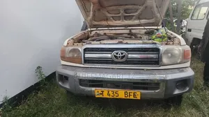 Toyota Land Cruiser 2010 Off white