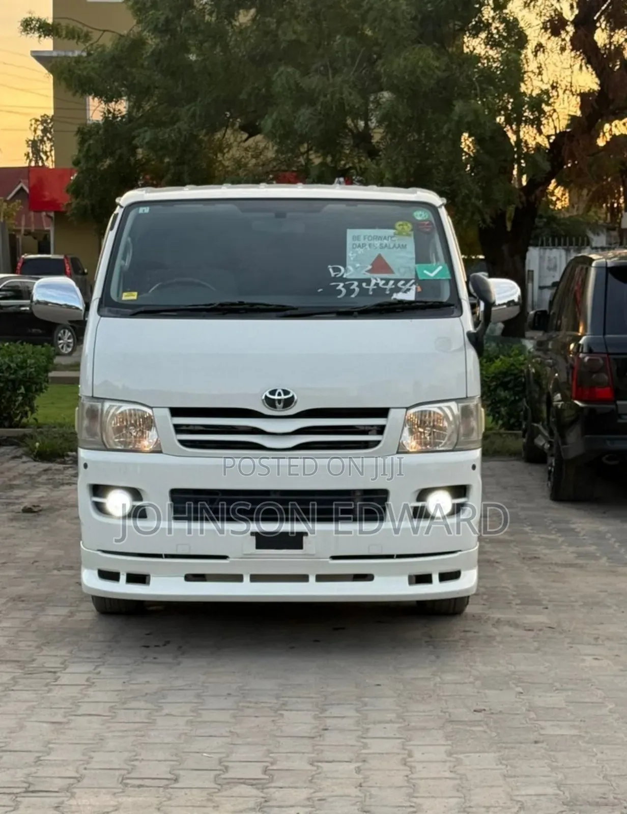 Toyota HiAce 220 2007 White