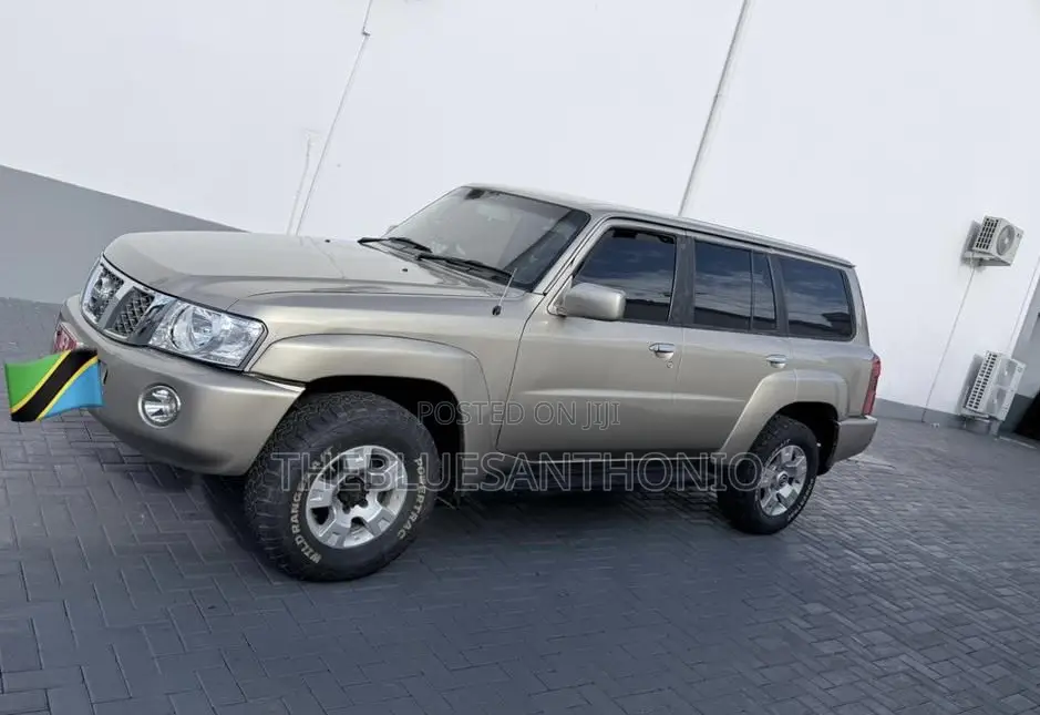 Nissan Patrol 2010 Gold