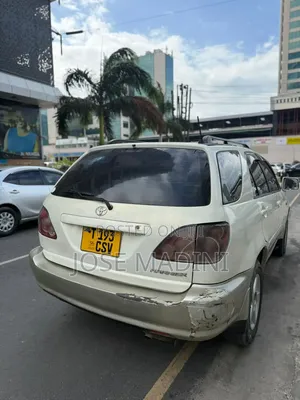 Toyota Harrier 2000 White