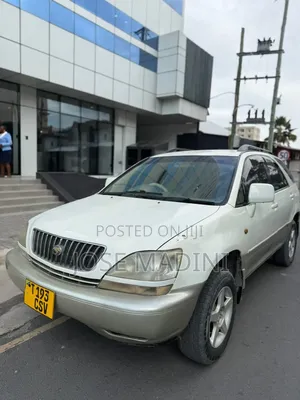 Toyota Harrier 2000 White