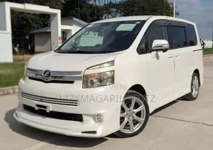 Toyota Noah 2010 Off white