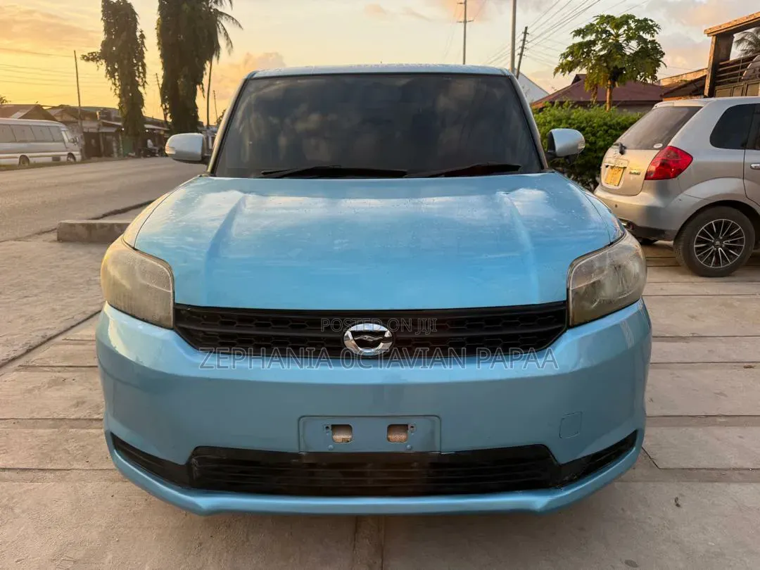 Toyota Corolla Rumion 2010 Blue