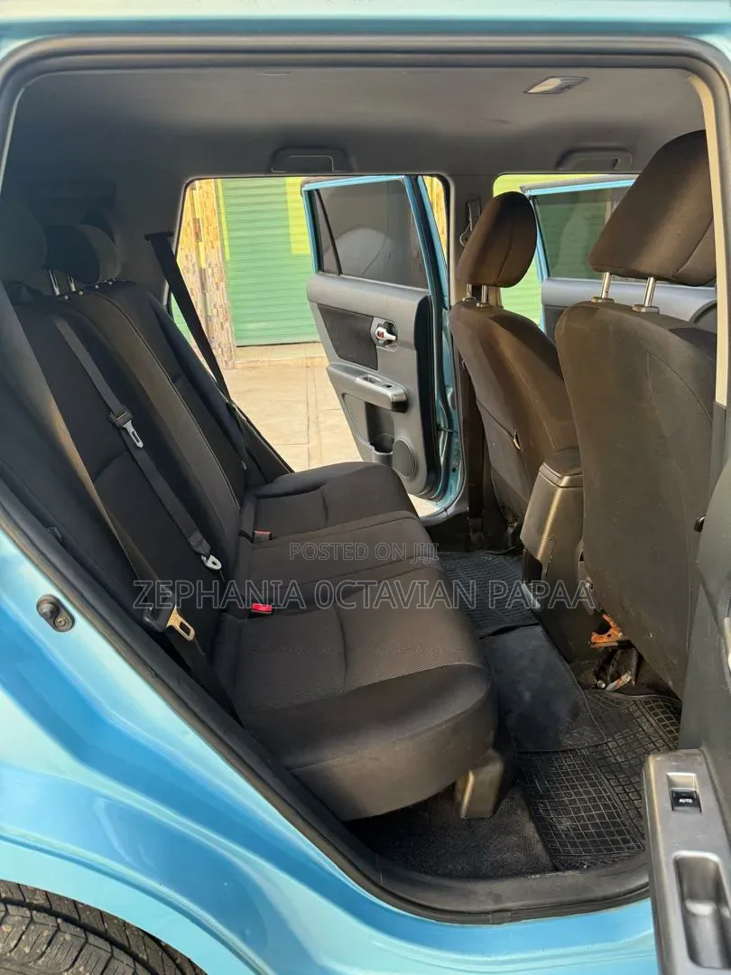 Toyota Corolla Rumion 2010 Blue