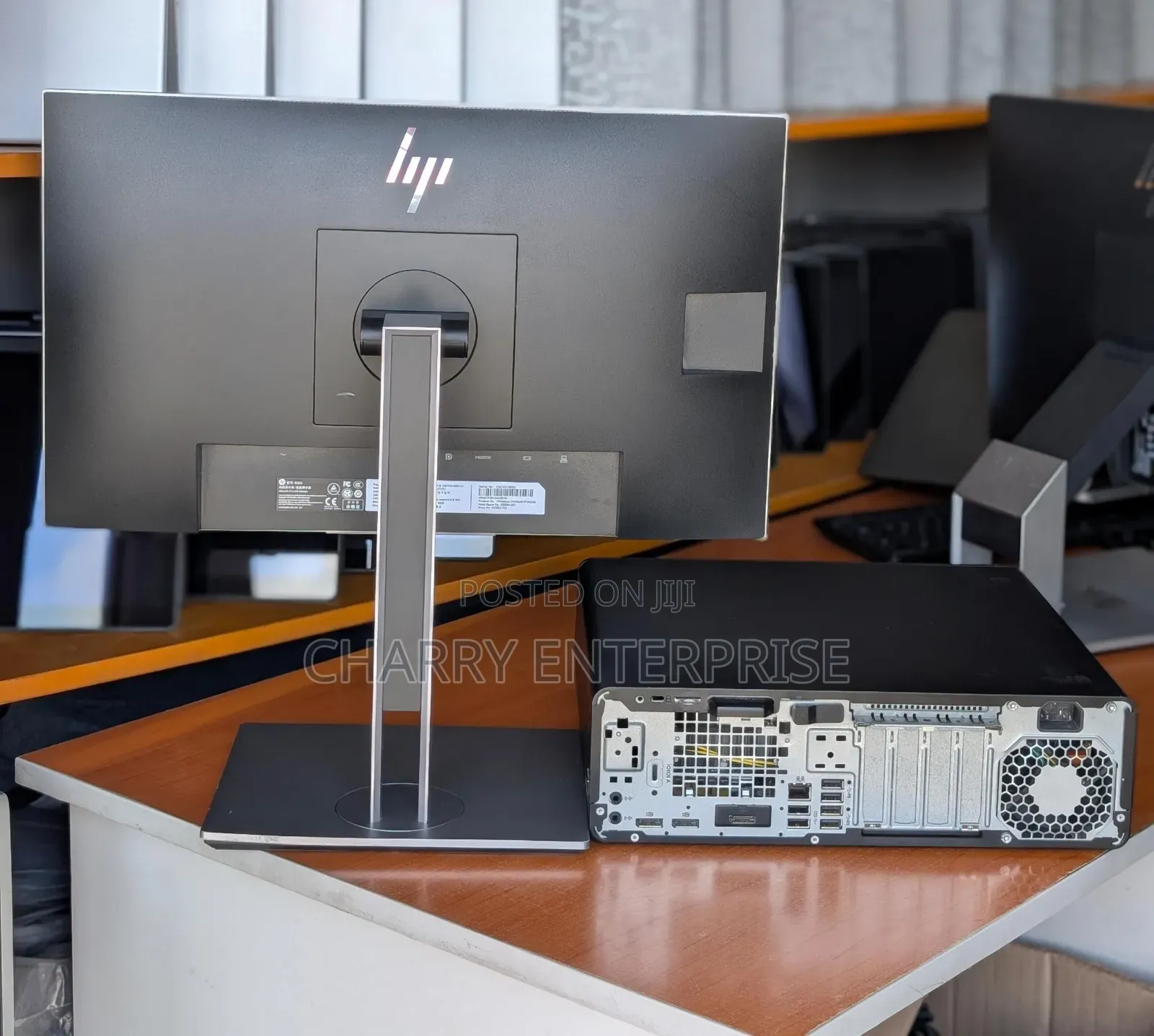 Desktop Computer Hp Elitedesk 800 G3 8gb Ram Core I7 HDD 500gb 32 Inch