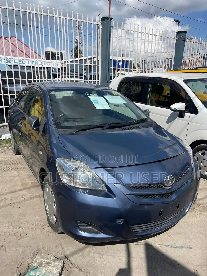 Toyota Belta 2007 Blue
